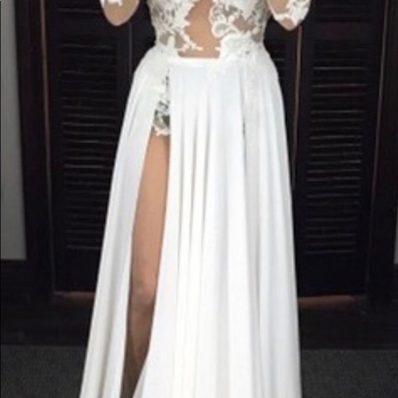 🥂Fabulous Berta gown🥂 SOLD - Picture 2 of 2